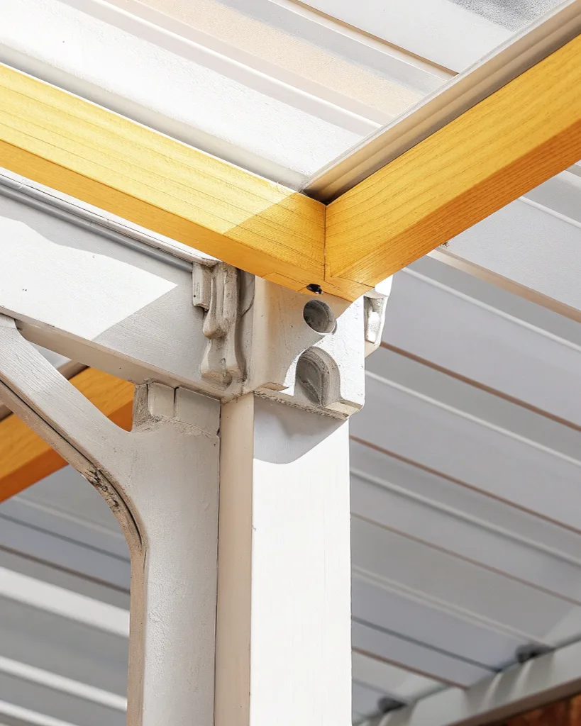 Verandah construction showing timber and steel posts